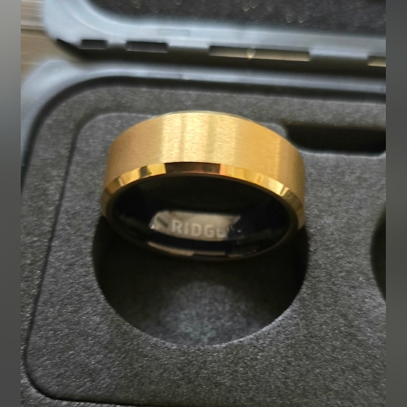 The Ridge Beveled Ring Set | 24K Gold, Size 10.5 - BRAND NEW - Picture 5 of 6